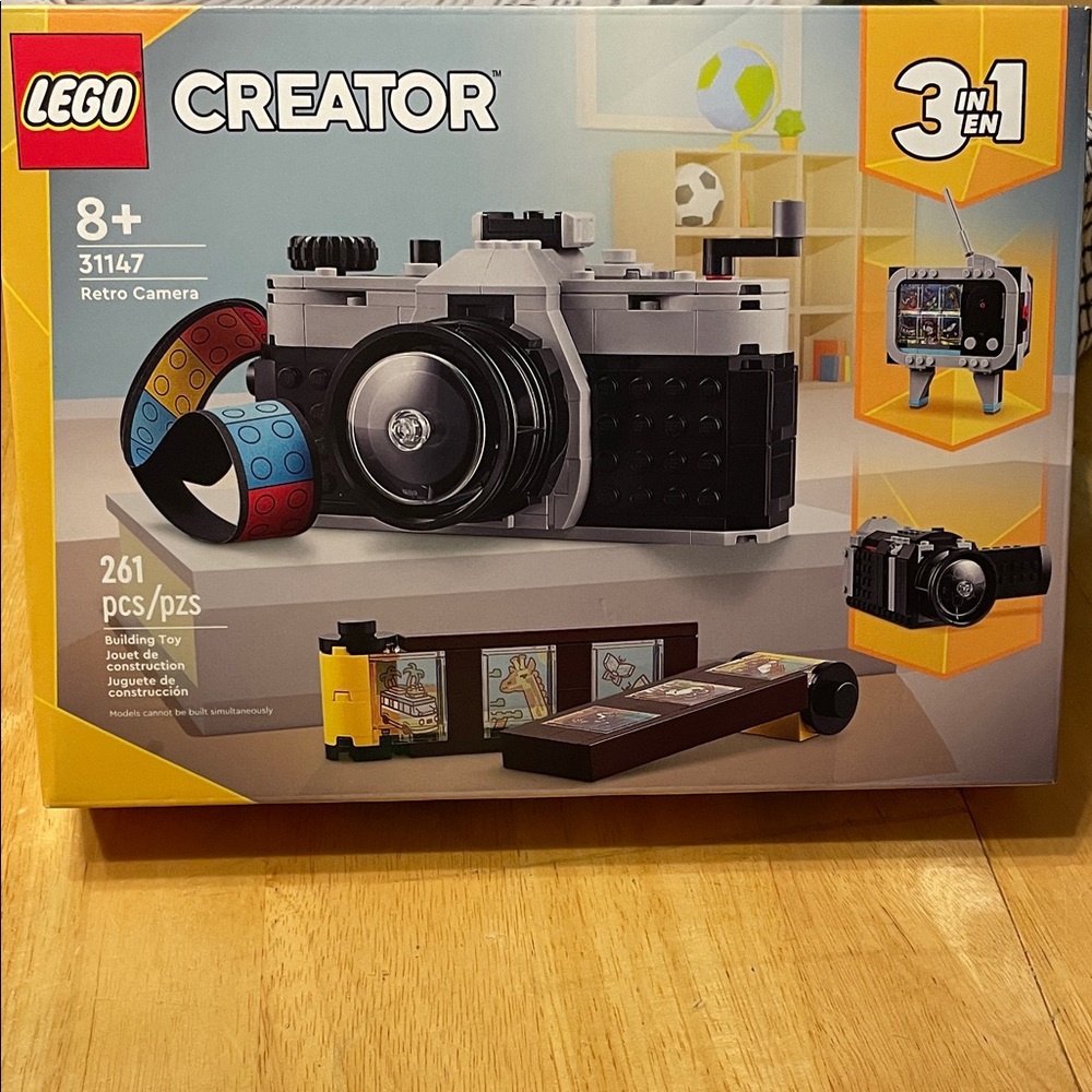 LEGO Creator Vintage Camera Set in Black and White